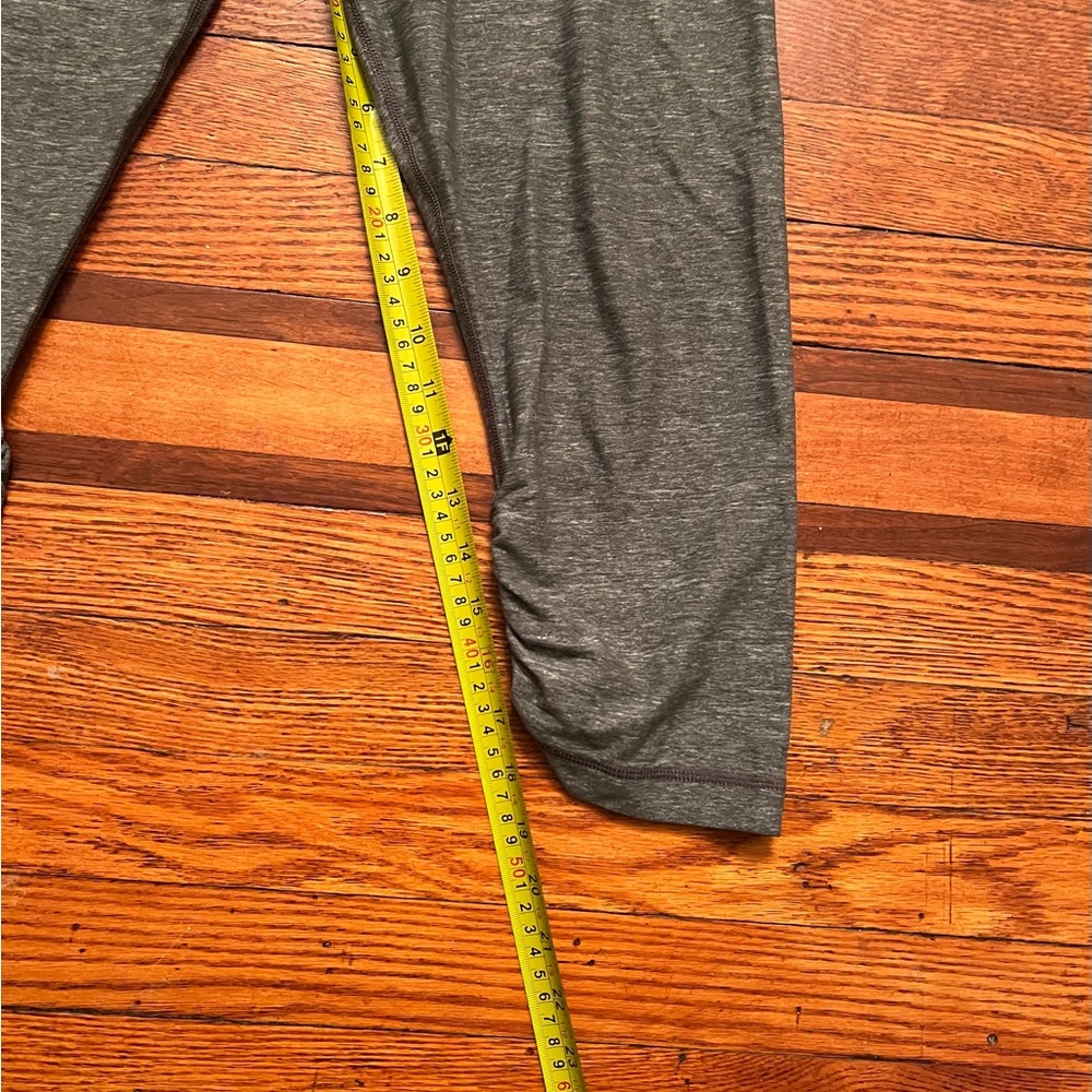 Lululemon Cropped Ruched Waist Band Grey Capri Leggings Women’s Sz 10 VHTF EUC - Picture 5 of 14
